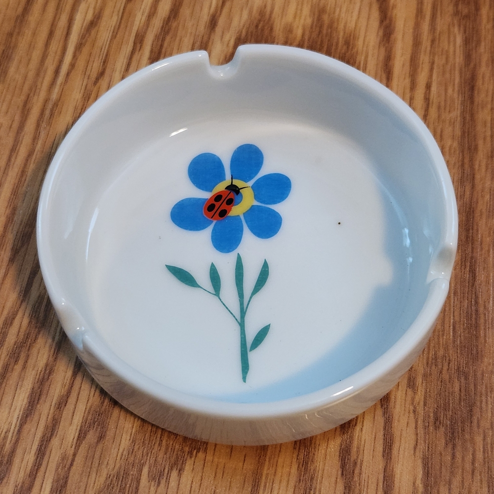 Like New! Vintage Ceramic White Ashtray With Blue Flower And Ladybug MCM